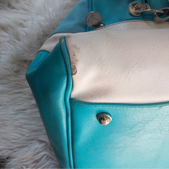 VINTAGE Lululemon Gym/Travel Bag - Picture 15 of 16